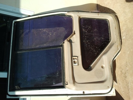 ขายประตู MITSUBISHI FUSO 527