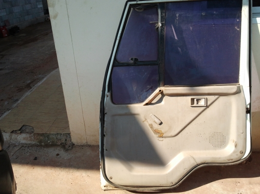 ขายประตู MITSUBISHI FUSO 527