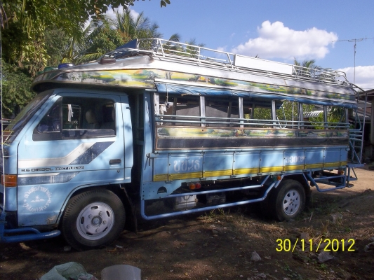 ขายอิซูซุ  110 แรงม้าหลังคาโดยสาร  ราคา350000