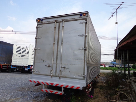 ตู้แห้งใส่หกล้อ ยาว 7.20 ม. ประตูเปิดท้าย 2 บาน สภาพสวย พร้อมใช้