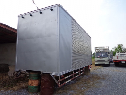 ตู้แห้งใส่หกล้อ ยาว 7.20 ม. ประตูเปิดท้าย 2 บาน สภาพสวย พร้อมใช้