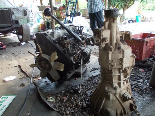 ขายเครื่องtoyotaฮีโร่ 2L  2.4  +เกียร์