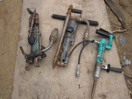 ขาย-เครื่องแย็กลม-เจาะปูน ของเก่านำเข้าจากญี่ปุ่น มี 3 ตัว เริ่มต้นที่ตัวละ 6,800 - 12,000 บาท