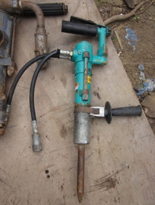 ขาย-เครื่องแย็กลม-เจาะปูน ของเก่านำเข้าจากญี่ปุ่น มี 3 ตัว เริ่มต้นที่ตัวละ 6,800 - 12,000 บาท