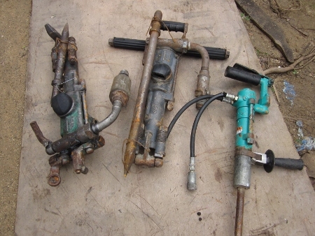 ขาย-เครื่องแย็กลม-เจาะปูน ของเก่านำเข้าจากญี่ปุ่น มี 3 ตัว เริ่มต้นที่ตัวละ 6,800 - 12,000 บาท