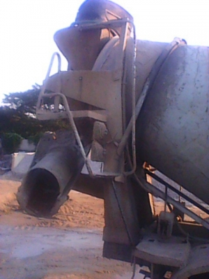 รถโม่ ISUZU ROCKY 3 คิว