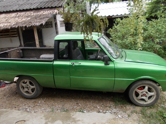 ขายมาสด้า แฟมิเลีย พร้อมวิ่งครับ