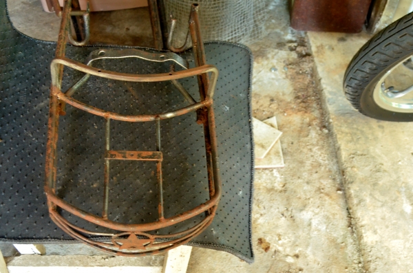 ขายตะแกรงเหล็กงานเก่า