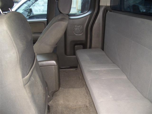 NISSAN NAVARA CALIBRE KINGCAB2500M/T เบรคABS 6เกียร์สีขาวสวย หน้าหลังเดิม NISSAN NAVARA CALIBRE KINGCAB2500M/T เบรคABS 6เกียร์สีขาวสวย หน้าหลังเดิม