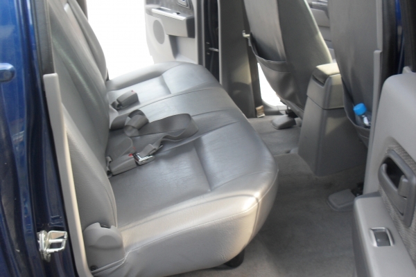 ISUZU D-MAX 2004 ลดราคาแล้ว เหลือ 359000 บาท จากเดิม 379000 บาทลดอีกแล้วลดไปเลยปีใหม่นี้ จัดเต็ม