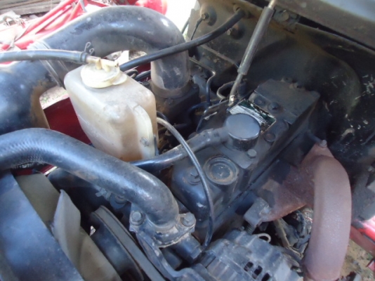 รถไถยันม่าร์ 28 แรงม้า F28 4x4(2เพลา) อุปกรณ์ มี 5 รายการ  1 ผานพรวน  2 ผานสาม  3 โรตารี่   4  ใบมีดดันดินหน้า  5  กระบะเทเลอร์บรรทุก  รถสภาพพร้อมใช้งาน สนใจติดต่อ โทร 081-9972972   089-8451778