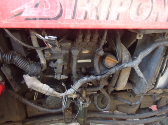 รถไถยันม่าร์ 28 แรงม้า F28 4x4(2เพลา) อุปกรณ์ มี 5 รายการ  1 ผานพรวน  2 ผานสาม  3 โรตารี่   4  ใบมีดดันดินหน้า  5  กระบะเทเลอร์บรรทุก  รถสภาพพร้อมใช้งาน สนใจติดต่อ โทร 081-9972972   089-8451778