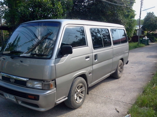 รถตู้ nissan urvan ปี96  lpg รถใช้เอง