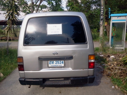 รถตู้ nissan urvan ปี96  lpg รถใช้เอง