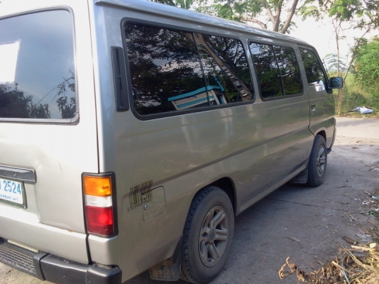 รถตู้ nissan urvan ปี96  lpg รถใช้เอง