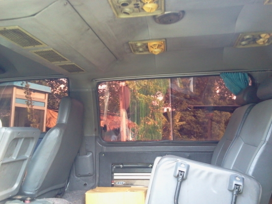 รถตู้ nissan urvan ปี96  lpg รถใช้เอง