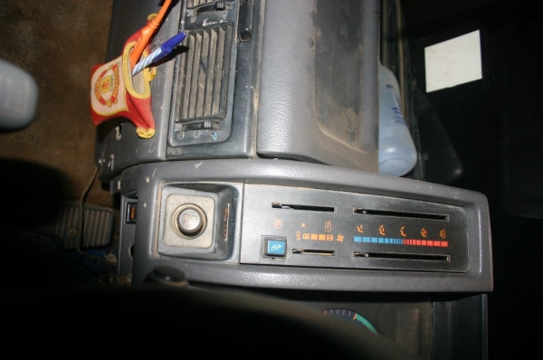 HINO FD 185 HP TURBO  HO7CTB หกล้อดั๊มพ์ ไฟฟ้า แอร์  !!! ลดจาก 810000 เหลือ 760000 ด่วน ๆๆๆๆๆ !!!!