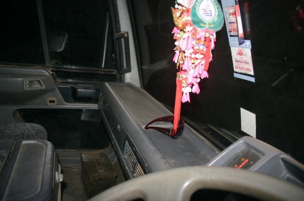 HINO FD 185 HP TURBO  HO7CTB หกล้อดั๊มพ์ ไฟฟ้า แอร์  !!! ลดจาก 810000 เหลือ 760000 ด่วน ๆๆๆๆๆ !!!!