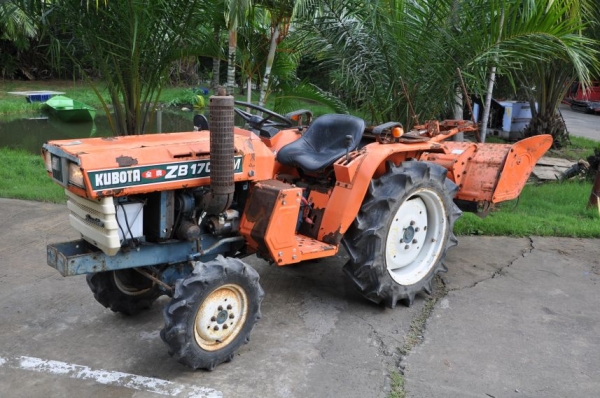 ขายรถไถ KUBOTA 17แรง ขับ4ล้อ สวยเดิมจากญี่ปุ่นยังไม่เคยใช้ในไทย ราคาเร้าใจ