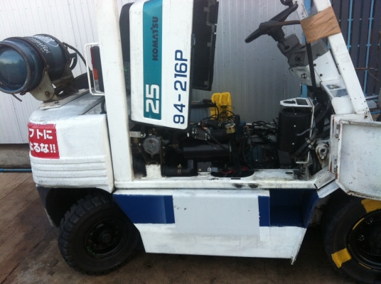 ขายฟอร์คลิฟต์ KOMATSU 2.5 TON   FG25-11 SIDE SHIFT งาสไลด์ซ้ายขวาครับ น้ำหนักรถ 5000 KG ขอบคุณมากครับพี่ต่าย