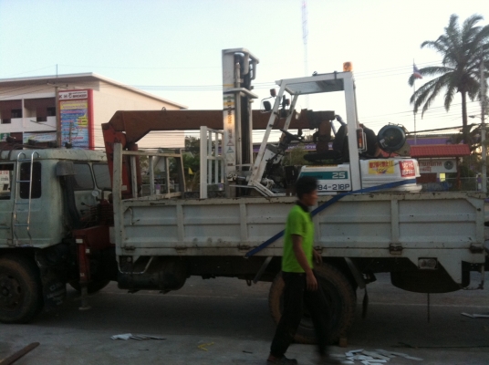 ขายฟอร์คลิฟต์ KOMATSU 2.5 TON   FG25-11 SIDE SHIFT งาสไลด์ซ้ายขวาครับ น้ำหนักรถ 5000 KG ขอบคุณมากครับพี่ต่าย