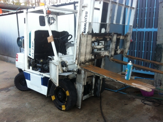 ขายฟอร์คลิฟต์ KOMATSU 2.5 TON   FG25-11 SIDE SHIFT งาสไลด์ซ้ายขวาครับ น้ำหนักรถ 5000 KG ขอบคุณมากครับพี่ต่าย