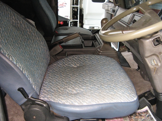 ขาย 6 ล้อ อีซูซุ 195 แรง ยาว 7.00 ม. ปี 1995 สภาพสวยจัด เครื่องแน่น คัสซีสวยกิ๊ป พร้อมใช้ สนใจชมรถก่อนได้ครับ