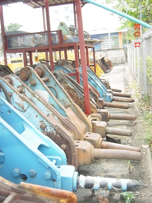 มีรับประกัน!!! ทดสอบก่อนซื้อได้!!! อะไหล่ครบ!!! รับเทิร์นหัวเก่า!!! ราคาถูก!!! สำหรับหัวกระแทก, หัวเจาะ, หัวทุบ, หัวแย็ค มีทั้งหัวใหม่จากญี่ปุ่น,เกาหลี และ หัวเก่าจากญี่ปุ่นให้เลือกสำหรับรถขุดทุกรุ่นทุกยี่ห้อและช่วงนี่้ลดราคาพิเศษอะไหล่สำหรับหัวกระแทกทุกช