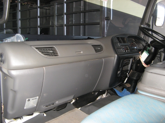 ขาย 6 ล้อ อีซูซุเดก้าดัมพ์สามมิตร แม็กโหลด 200 แรง ยาว 4.80 ม.ปี 2007 พร้อมใช้งาน สภาพกว่า 90 \% สวยกิ๊ป ๆ เครื่องแน่น คัสซีสวย รถใช้น้อย สนใจชมรถก่อนได้ครับ