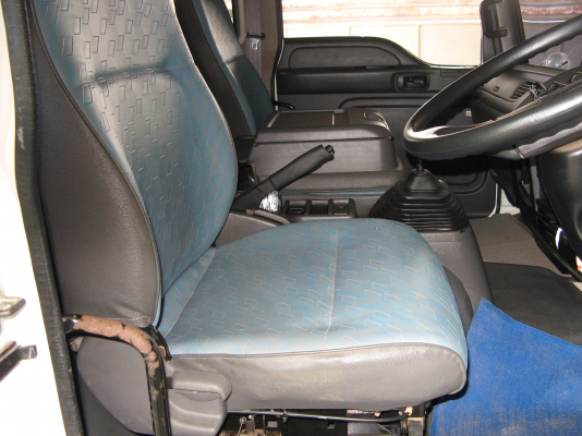 ขาย 6 ล้อ อีซูซุเดก้าดัมพ์สามมิตร แม็กโหลด 200 แรง ยาว 4.80 ม.ปี 2007 พร้อมใช้งาน สภาพกว่า 90 \% สวยกิ๊ป ๆ เครื่องแน่น คัสซีสวย รถใช้น้อย สนใจชมรถก่อนได้ครับ