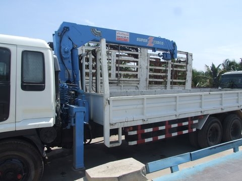 ขายรถบรรทุก 12 ล้อและ 10 ล้อพร้อมเฮี้ยบยกเครน