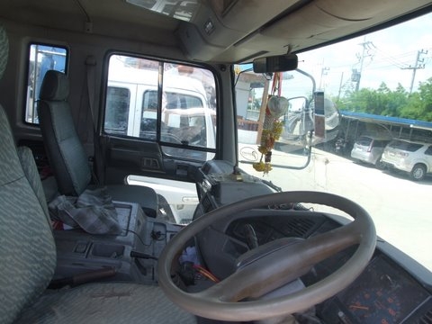 ขายรถบรรทุก 12 ล้อและ 10 ล้อพร้อมเฮี้ยบยกเครน