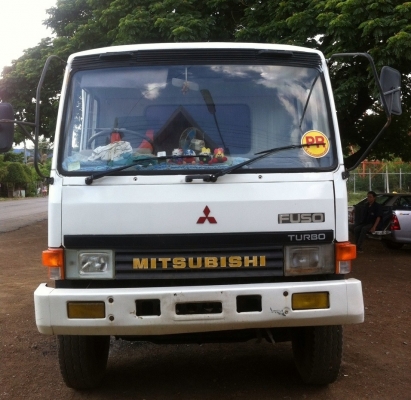 MITSUBISHI FUSO FN527 TURBO - 220 HP 6D16 TF 7578 สิบล้อดั๊มพ์ 2 เพลา กระบะดั๊มพ์เหล็ก 12 ตันสภาพสวย เครื่องแน่นดีมากๆครับไม่มีเยิ้ม ภายในเก๋งคอนโซลเรือนไมล์ครบ พวงมาลัยเพาเวอร์ เบรคทริ๊ปฟี้ ช่วงล่างคัชซีสวยไม่มีแตกไม่มีบวม ยางสภาพดีประมาณ 70\% พร้อมบรรทุก