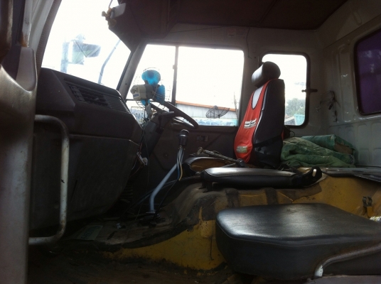 MITSUBISHI FUSO FN527 TURBO - 220 HP 6D16 TF 7578 สิบล้อดั๊มพ์ 2 เพลา กระบะดั๊มพ์เหล็ก 12 ตันสภาพสวย เครื่องแน่นดีมากๆครับไม่มีเยิ้ม ภายในเก๋งคอนโซลเรือนไมล์ครบ พวงมาลัยเพาเวอร์ เบรคทริ๊ปฟี้ ช่วงล่างคัชซีสวยไม่มีแตกไม่มีบวม ยางสภาพดีประมาณ 70\% พร้อมบรรทุก