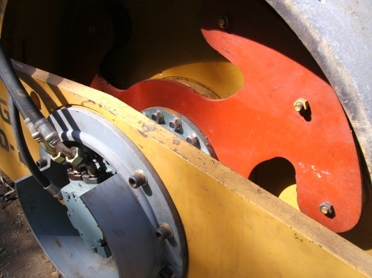 ชุดมอเตอร์ตัวเดินหน้ารถบด ของใหม่สินค้าOEM ติดตั้งในรถบดBOMAG(มีVDOให้ชม)