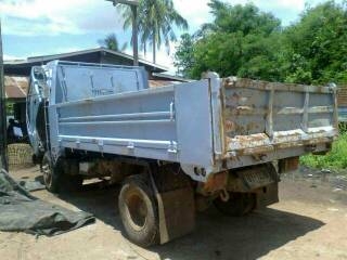 ISUZU  NPR  6 ล้อดั้ม รถห้างเครื่อง  120  เกียร์สั้น  พวงมาลัยเพาเวอร์  เบรกฟี่ ดั้มยาว 4.20  M