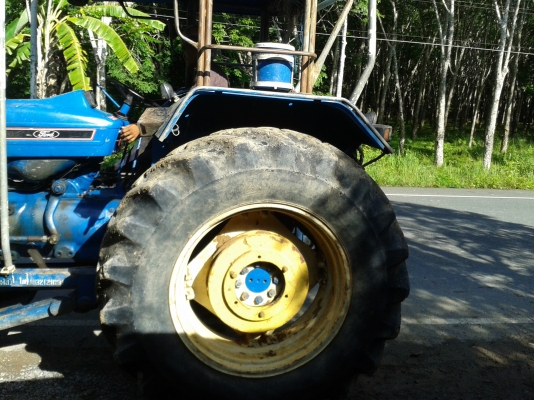 ขาย FORD 6610 ZF 4WD ดันหน้า + ผาน 7 ขาย FORD 6610 ZF 4WD ดันหน้า + ผาน 7