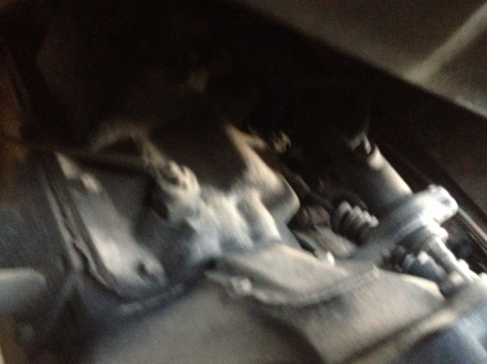 รถฮีโน่ 6 ล้อ KM779  รั้ว  117 แรงม้า  ( มีขาย 2 คัน คู่ )  สนใจติดต่อ 081 - 6079515