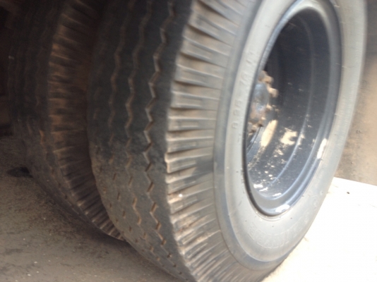 รถฮีโน่ 6 ล้อ KM779  รั้ว  117 แรงม้า  ( มีขาย 2 คัน คู่ )  สนใจติดต่อ 081 - 6079515