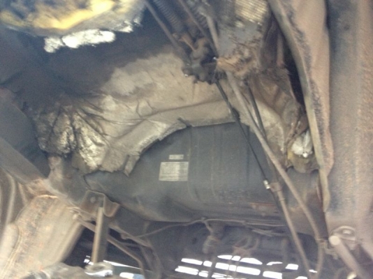 รถฮีโน่ 6 ล้อ KM779  รั้ว  117 แรงม้า  ( มีขาย 2 คัน คู่ )  สนใจติดต่อ 081 - 6079515