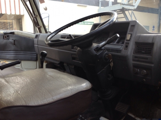 รถฮีโน่ 6 ล้อ KM779  รั้ว  117 แรงม้า  ( มีขาย 2 คัน คู่ )  สนใจติดต่อ 081 - 6079515