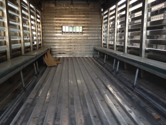 รถฮีโน่ 6 ล้อ KM779  รั้ว  117 แรงม้า  ( มีขาย 2 คัน คู่ )  สนใจติดต่อ 081 - 6079515