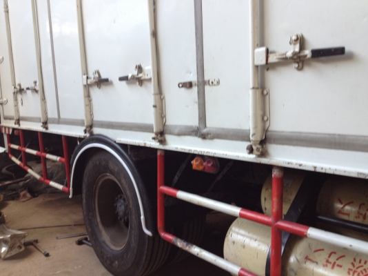 ขาย ISUZU FTRหัวโรโบคอบ CNG ห้างแท้ออกตรีเพชรปี 53 ตู้แห้ง10บาน