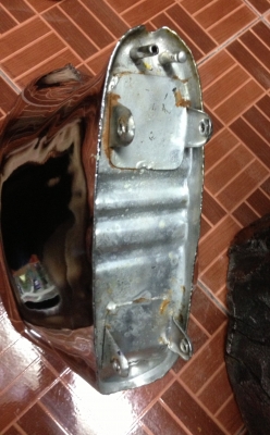 ขายถังน้ำมันhonda ถังเเยก สภาพใหม่มาก ซื้อมา1200บาท น้องซื้อผิด ผมอยากได้รูกลาง