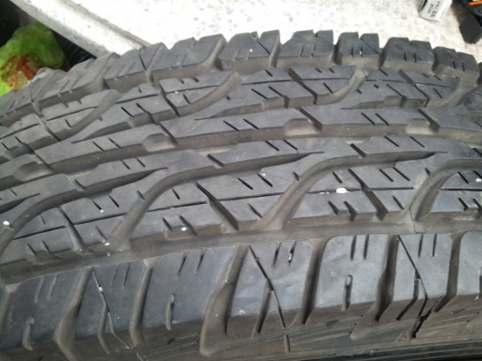 ขายยางดันล๊อปAT3  ปี12 235/85r16  4เส้น 10000-