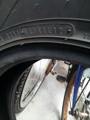 ขายยางดันล๊อปAT3  ปี12 235/85r16  4เส้น 10000-