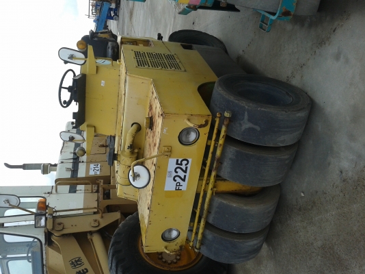 รถบดล้อยาง  SAKAI  TS31