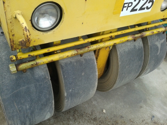 รถบดล้อยาง  SAKAI  TS31