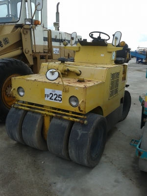 รถบดล้อยาง  SAKAI  TS31