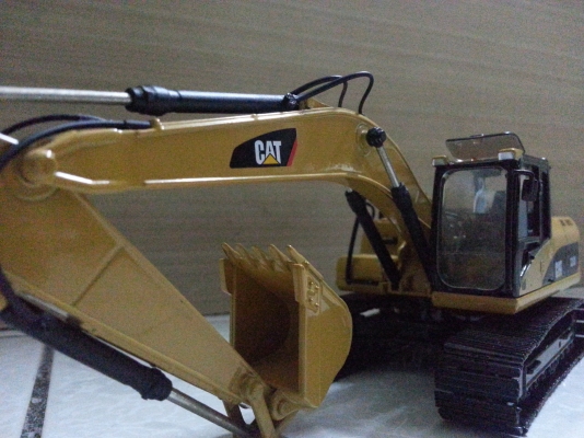 cat 320D L รายละเอียดโมเดลสวยคับ เหมาะกับการเก็บสะสมหรือตั้งโชว์คับ ขยับได้เหมือนจริงทุกส่วนคับ ทำจากเหล็กทั้งคัน  สนใจโทรสอบถามได้ตลอดทุกเวลาคับ พร้อมส่งคับเหลืออีก2ชิ้นคับ